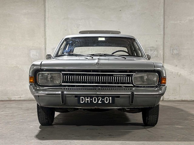 Opel commodore 2.5 s luxus 115pk 1965, dh-02-01 - afbeelding 9 van  14