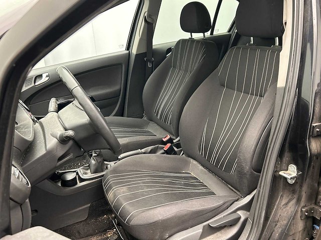 Opel corsa 1.2-16v '111' edition 2010 | 54-nnl-9 - afbeelding 26 van  32