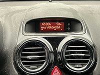 Opel corsa 1.2-16v '111' edition 2010 | 54-nnl-9 - afbeelding 31 van  32