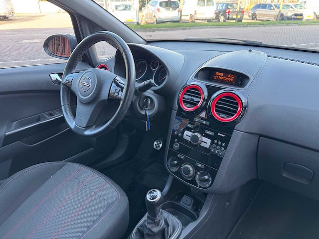 Opel corsa 1.2-16v color sport ed. 36-tzf-7 - afbeelding 1 van  9