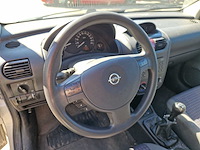 Opel corsa 1.2-16v comfort 2002 | 64-jb-lz - afbeelding 3 van  24