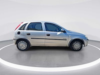 Opel corsa 1.2-16v comfort 2002 | 64-jb-lz - afbeelding 8 van  24