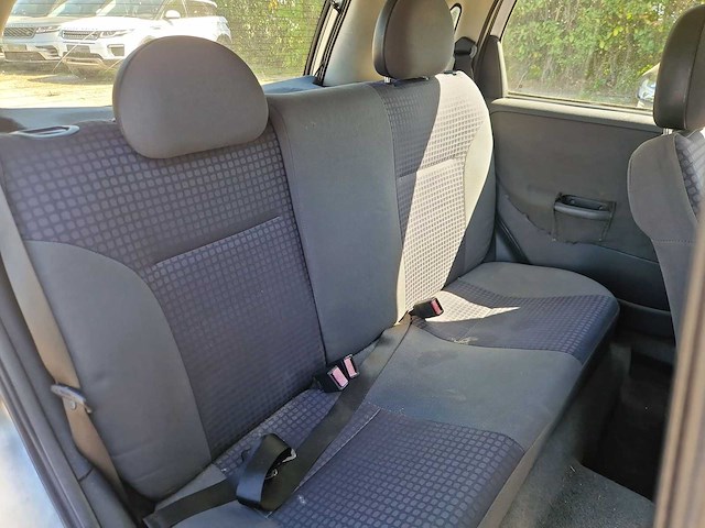 Opel corsa 1.2-16v comfort 2002 | 64-jb-lz - afbeelding 16 van  24