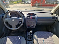 Opel corsa 1.2-16v comfort 2002 | 64-jb-lz - afbeelding 18 van  24