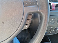 Opel corsa 1.2-16v comfort 2002 | 64-jb-lz - afbeelding 4 van  15