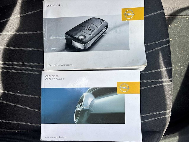 Opel corsa 1.2-16v enjoy 2008 | 95-grh-2 - afbeelding 6 van  17