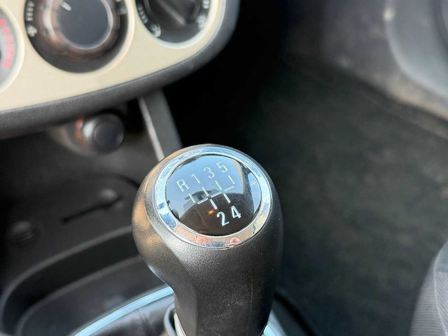 Opel corsa 1.2-16v enjoy | 67-tl-xz - afbeelding 13 van  20