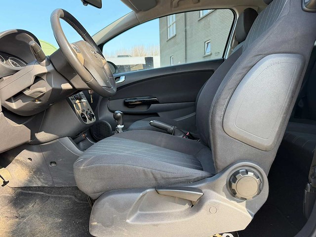 Opel corsa 1.2-16v enjoy | 67-tl-xz - afbeelding 29 van  29