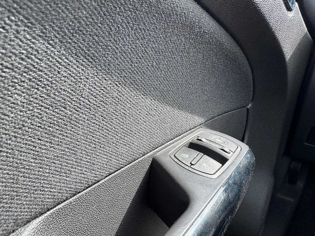 Opel corsa 1.2-16v enjoy airco 70-gjb-2 - afbeelding 3 van  12