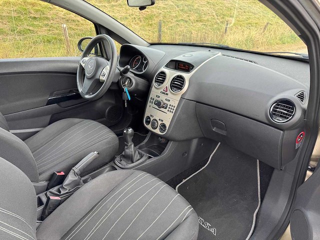 Opel corsa 1.2-16v enjoy airco 70-gjb-2 - afbeelding 8 van  12