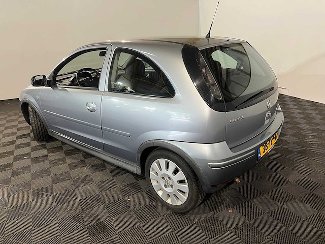 Opel corsa 1.2-16v silverline, 38-tf-fb - afbeelding 12 van  19