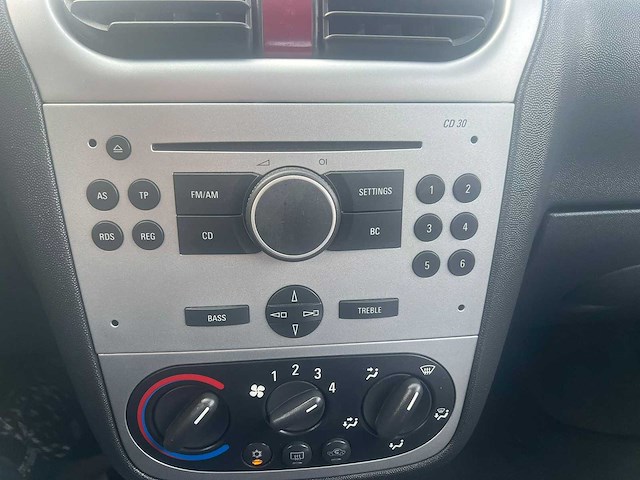 Opel corsa 1.2 16v silverline, 54-rv-xg - afbeelding 15 van  19