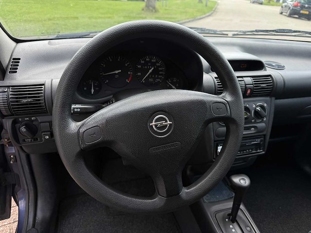 Opel corsa 1.2i-16v strada, 14-fx-vl - afbeelding 2 van  13