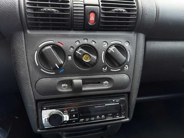 Opel corsa 1.2i-16v strada, 14-fx-vl - afbeelding 5 van  13