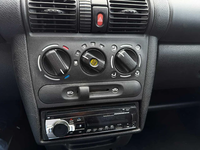 Opel corsa 1.2i-16v strada, 14-fx-vl - afbeelding 5 van  15