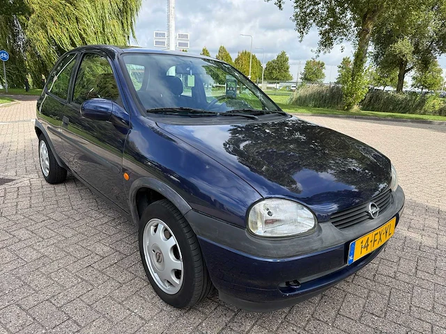 Opel corsa 1.2i-16v strada, 14-fx-vl - afbeelding 1 van  15
