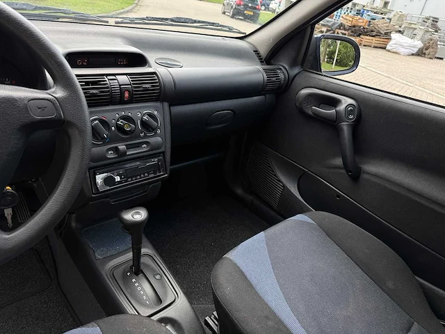Opel corsa 1.2i-16v strada, 14-fx-vl - afbeelding 12 van  15