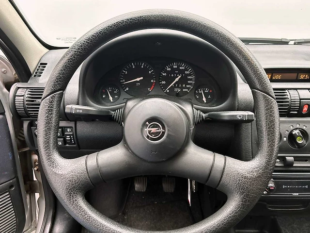 Opel corsa 1.2i-16v strada 1999 | xs-vn-48 - afbeelding 1 van  32