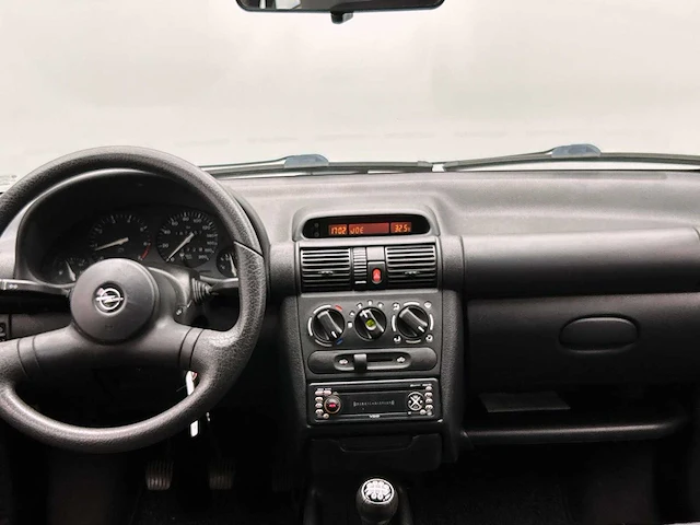 Opel corsa 1.2i-16v strada 1999 | xs-vn-48 - afbeelding 11 van  32