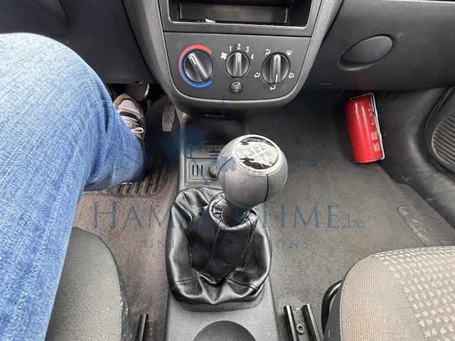 Opel corsa 1.2i xep 16v essentia,2005 - afbeelding 8 van  35