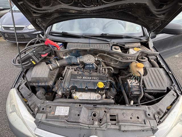 Opel corsa 1.2i xep 16v essentia,2005 - afbeelding 20 van  35