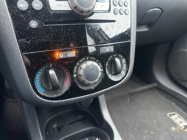 Opel corsa 1.4 16v '111' edition, 79-ldp-5 - afbeelding 7 van  19