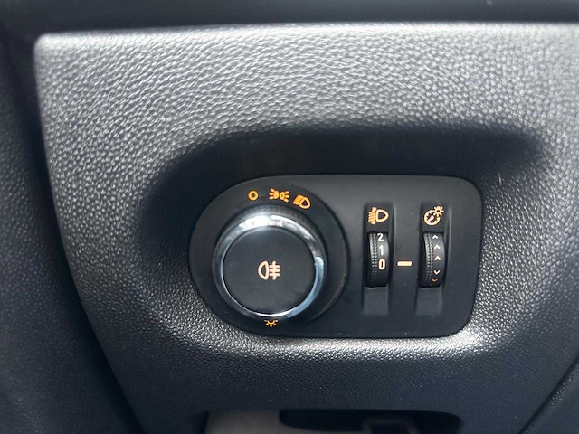 Opel corsa 1.4 16v '111' edition, 79-ldp-5 - afbeelding 18 van  19