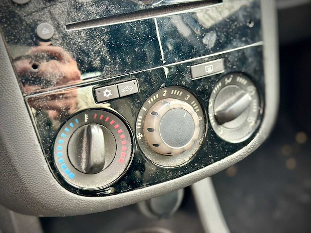 Opel corsa 1.4 16v 111 edition lpg, 29lrl9 - afbeelding 15 van  16