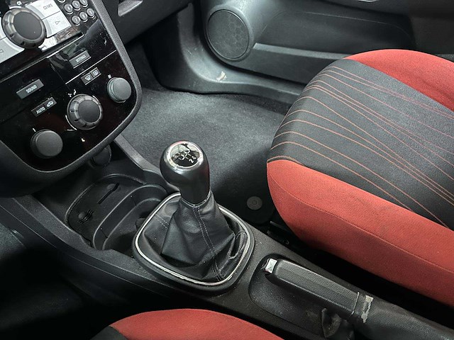 Opel corsa 1.4-16v 111 edit.lpg 87pk 2010, 44-lhz-3 - afbeelding 21 van  32