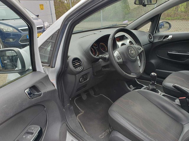 Opel corsa 1.4 16v anniversary edition, 31-ttx-3 - afbeelding 3 van  6