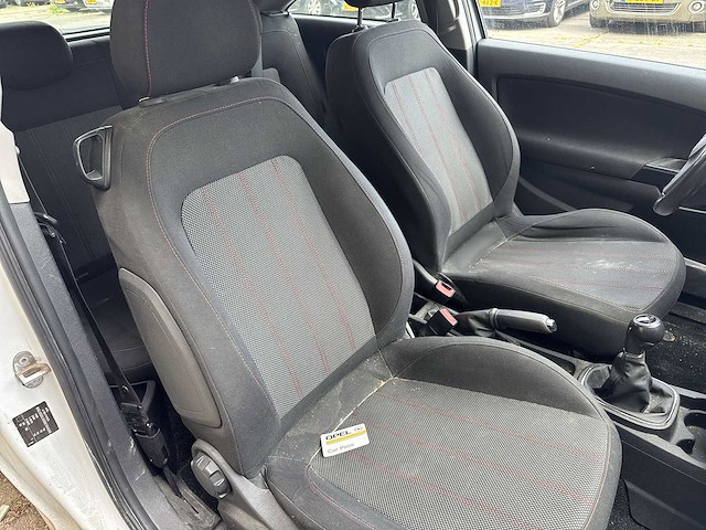 Opel corsa 1.4-16v color edition 2011 | 93-rkx-5 - afbeelding 9 van  13