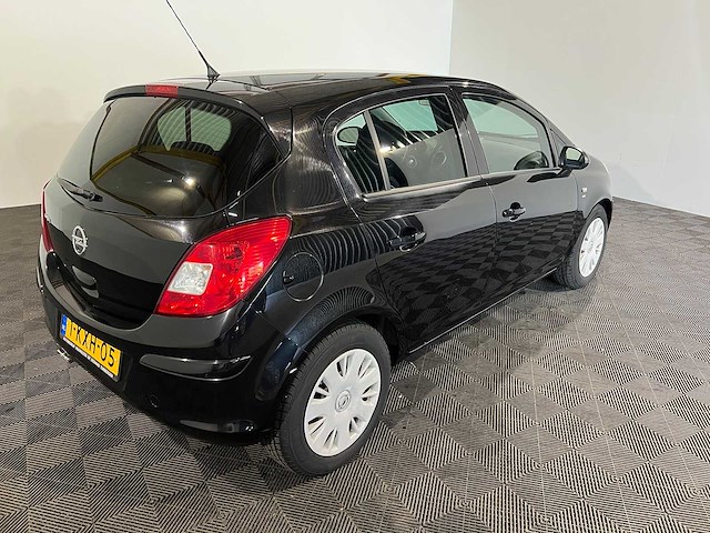 Opel corsa 1.4-16v cosmo, 1-kxh-05 - afbeelding 2 van  5