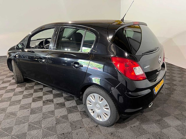 Opel corsa 1.4-16v cosmo, 1-kxh-05 - afbeelding 3 van  5