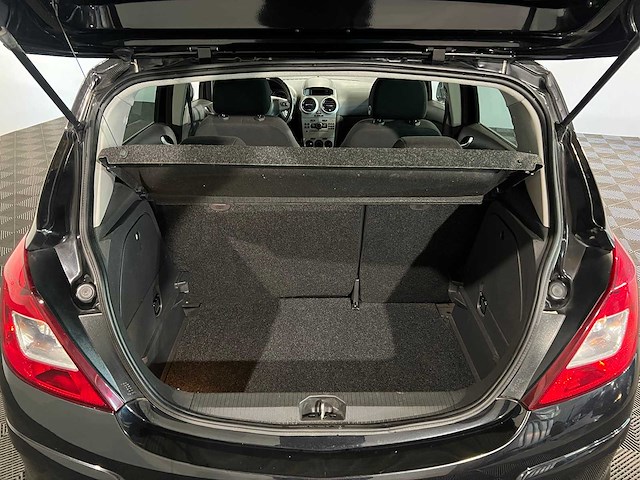Opel corsa 1.4-16v cosmo, 1-kxh-05 - afbeelding 13 van  18