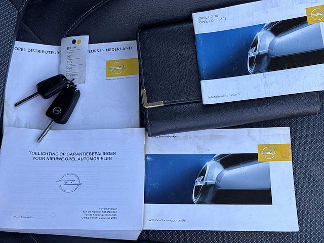 Opel corsa 1.4-16v cosmo 2007 | 28-tz-vk - afbeelding 8 van  23