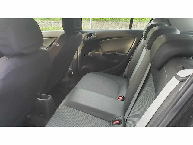 Opel corsa 1.4-16v cosmo, 95-ghd-8 - afbeelding 11 van  14