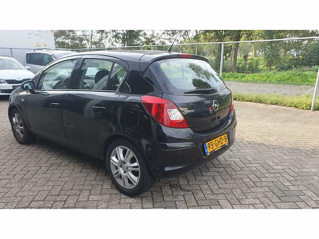 Opel corsa 1.4-16v cosmo, 95-ghd-8 - afbeelding 9 van  14