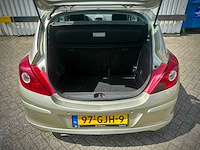 Opel corsa 1.4-16v cosmo , 97-gjh-9 - afbeelding 2 van  2