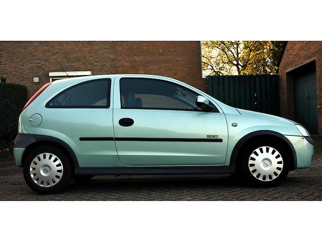 Opel corsa 1.4-16v elegance 2002 - afbeelding 18 van  18