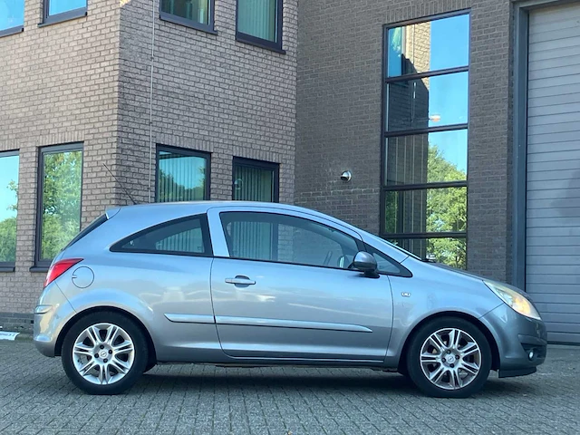 Opel corsa 1.4-16v enjoy, 14-tk-sb - afbeelding 3 van  10
