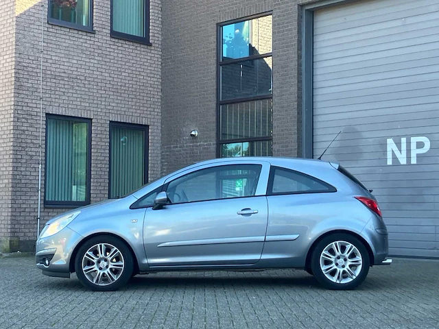 Opel corsa 1.4-16v enjoy, 14-tk-sb - afbeelding 4 van  10