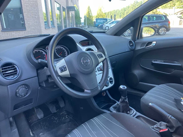 Opel corsa 1.4-16v enjoy, 14-tk-sb - afbeelding 5 van  10