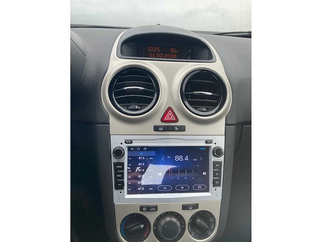 Opel corsa 1.4 16v enjoy, 49-hfr-3 - afbeelding 2 van  11