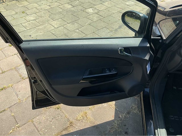 Opel corsa 1.4-16v enjoy 74-gxl-8 - afbeelding 2 van  5