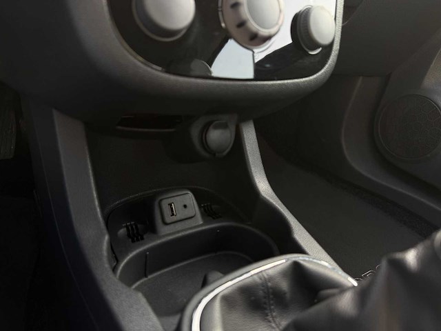 Opel corsa 1.4 turbo cosmo, zv-766-f - afbeelding 2 van  14