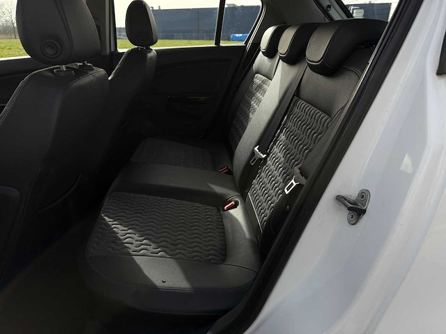 Opel corsa 1.4 turbo cosmo, zv-766-f - afbeelding 4 van  14