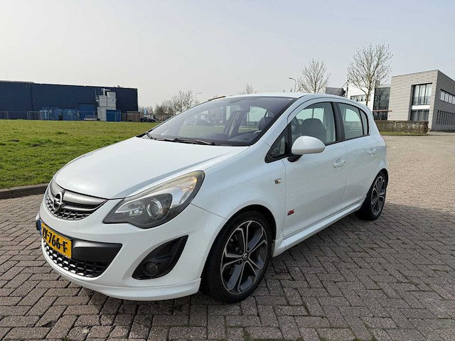 Opel corsa 1.4 turbo cosmo, zv-766-f - afbeelding 1 van  14