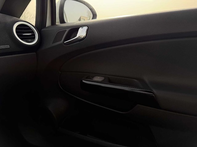 Opel corsa 1.4 turbo cosmo, zv-766-f - afbeelding 13 van  14