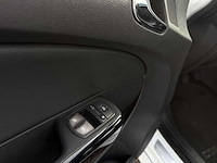 Opel corsa 1.4 turbo cosmo, zv-766-f - afbeelding 9 van  14