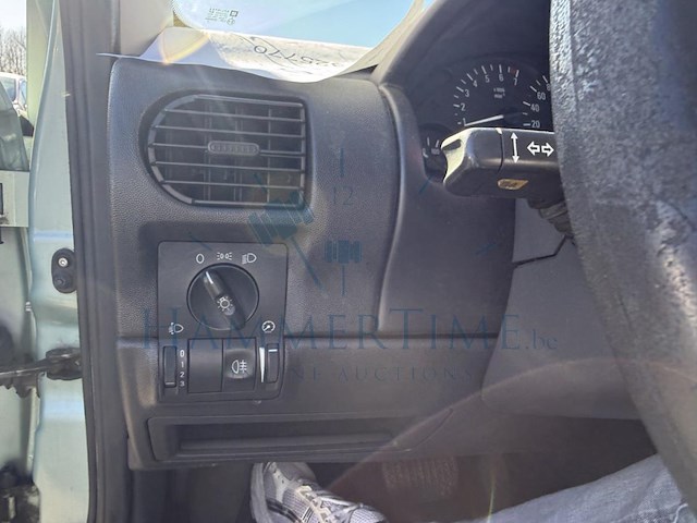 Opel corsa 1.4i xep 16v essentia easytronic 90 at, 2003 - afbeelding 10 van  25